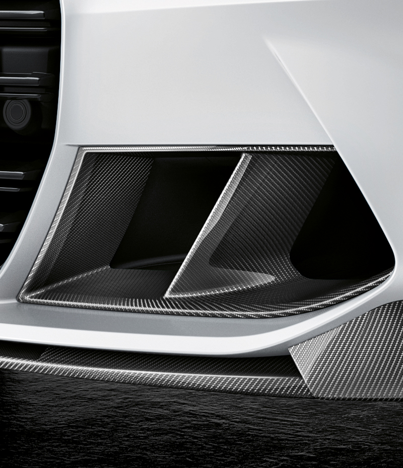 FRONT AIR INLET TRIM IN CARBON FIBRE. 