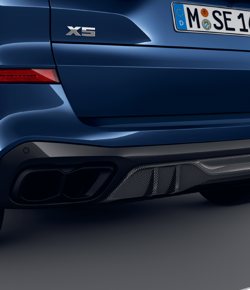 REAR DIFFUSER IN HIGH GLOSS BLACK.